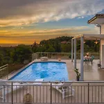 Guesto With Private Pool By Mindyourvilla Vilă