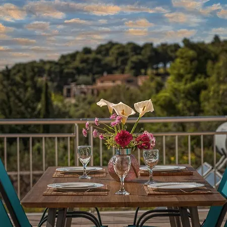 Guesto With Private Pool By Mindyourvilla Anafonítria