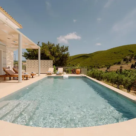 Guesto With Private Pool By Mindyourvilla Anafonítria