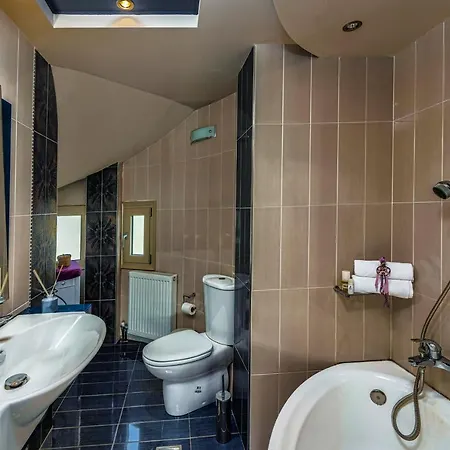 Guesto With Private Pool By Mindyourvilla Villa