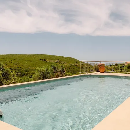 Guesto With Private Pool By Mindyourvilla Anafonítria