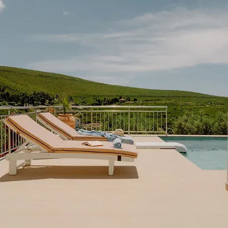 Guesto With Private Pool By Mindyourvilla * Anafonítria