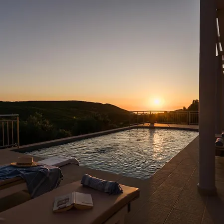 Guesto With Private Pool By Mindyourvilla וילה Anafonítria