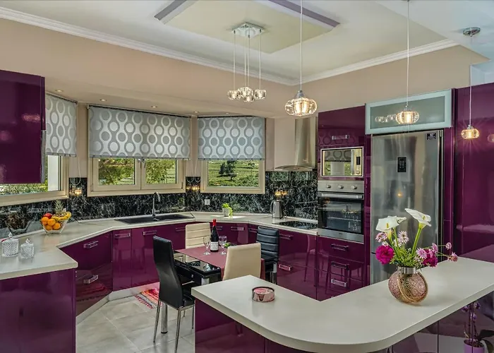 Guesto With Private Pool By Mindyourvilla * Anafonítria