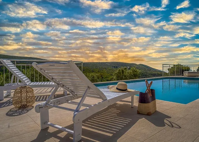 Villa Guesto With Private Pool By Mindyourvilla