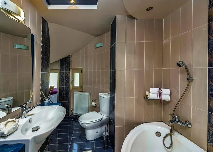 Guesto With Private Pool By Mindyourvilla Villa