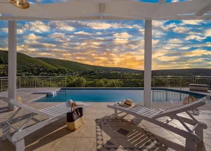 Guesto With Private Pool By Mindyourvilla *